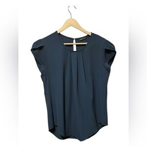 🟣SHEIN Blue Short Sleeve Blouse with Back Button & Hook Closure – Large